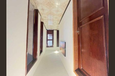 Casa de condomínio à venda com 210m², 3 quartos e 3 vagas