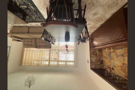 Casa de condomínio à venda com 210m², 3 quartos e 3 vagas