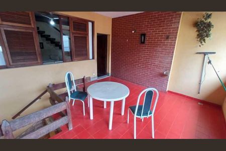 Casa de condomínio à venda com 103m², 3 quartos e 2 vagas