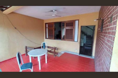 Casa de condomínio à venda com 103m², 3 quartos e 2 vagas