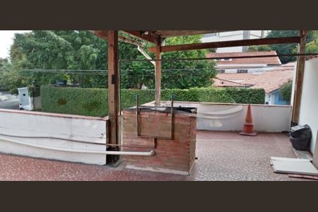 Casa à venda com 221m², 5 quartos e 2 vagas