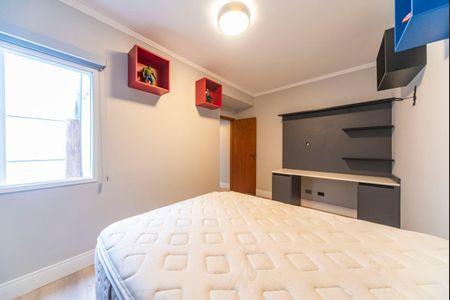 Casa à venda com 215m², 3 quartos e 4 vagas Casa à venda com 215m², 3 quartos e 4 vagasQuarto 2