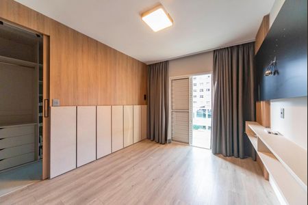 Casa à venda com 215m², 3 quartos e 4 vagas Casa à venda com 215m², 3 quartos e 4 vagasSuíte