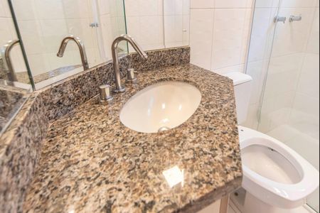 Casa à venda com 215m², 3 quartos e 4 vagas Casa à venda com 215m², 3 quartos e 4 vagasBanheiro Social