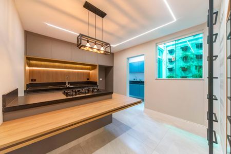 Casa à venda com 215m², 3 quartos e 4 vagas Casa à venda com 215m², 3 quartos e 4 vagasCozinha