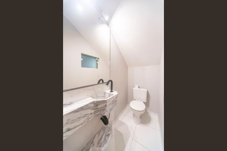 Casa à venda com 215m², 3 quartos e 4 vagas Casa à venda com 215m², 3 quartos e 4 vagasLavabo da Área Gourmet