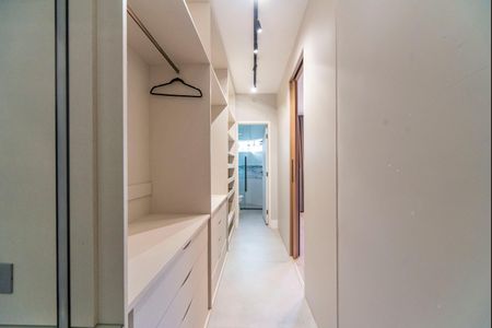 Casa à venda com 215m², 3 quartos e 4 vagas Casa à venda com 215m², 3 quartos e 4 vagasCloset Suíte