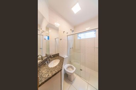 Casa à venda com 215m², 3 quartos e 4 vagas Casa à venda com 215m², 3 quartos e 4 vagasBanheiro Social