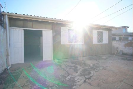 Casa à venda com 200m², 2 quartos e 2 vagasCasa fundo