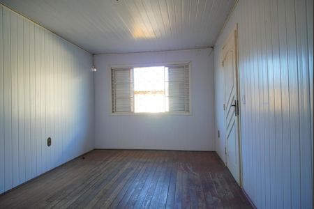 Casa à venda com 200m², 2 quartos e 2 vagasCasa fundo