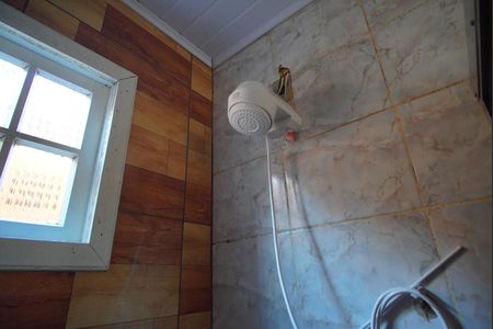 Casa à venda com 200m², 2 quartos e 2 vagasCasa fundo