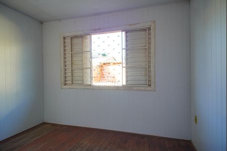 Casa à venda com 200m², 2 quartos e 2 vagasCasa fundo