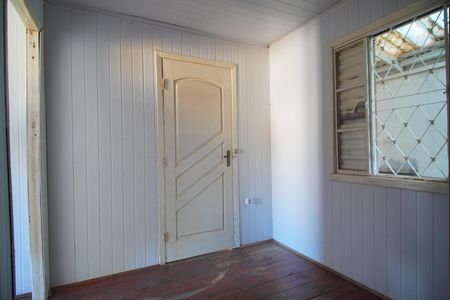 Casa à venda com 200m², 2 quartos e 2 vagasCasa fundo