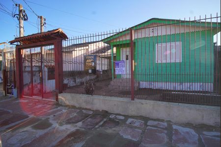 Casa à venda com 200m², 2 quartos e 2 vagasFachada