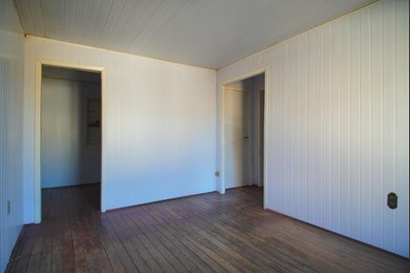 Casa à venda com 200m², 2 quartos e 2 vagasCasa fundo