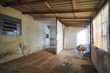 Casa à venda com 200m², 2 quartos e 2 vagasÁrea de serviço