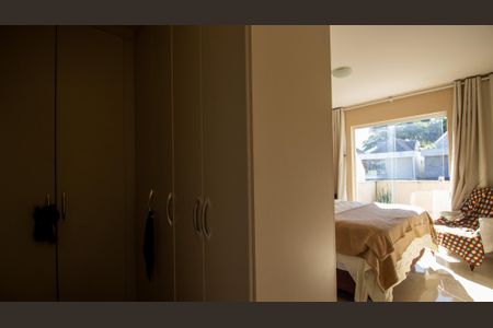 Casa de condomínio para alugar com 235m², 4 quartos e 2 vagasSuíte 2