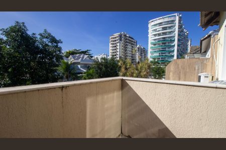 Casa de condomínio para alugar com 235m², 4 quartos e 2 vagasSacada da Suíte 2