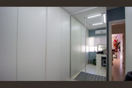 Casa de condomínio para alugar com 235m², 4 quartos e 2 vagasQuarto 2