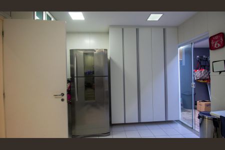 Casa de condomínio para alugar com 235m², 4 quartos e 2 vagasCozinha