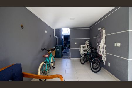 Casa de condomínio para alugar com 235m², 4 quartos e 2 vagasQuintal