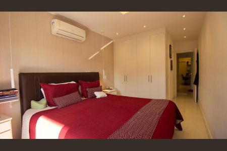 Casa de condomínio para alugar com 235m², 4 quartos e 2 vagasSuíte 1