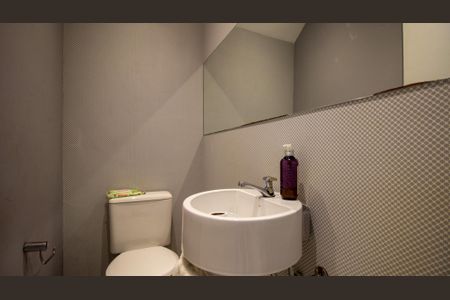 Casa de condomínio para alugar com 235m², 4 quartos e 2 vagasLavabo