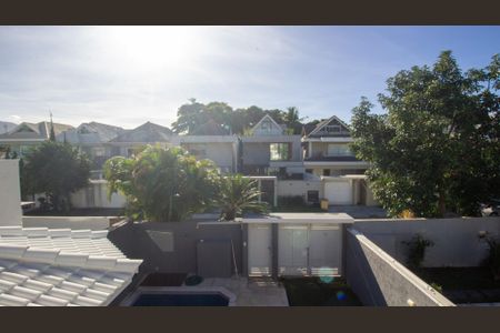 Casa de condomínio para alugar com 235m², 4 quartos e 2 vagasVista da Sacada da Suíte 1