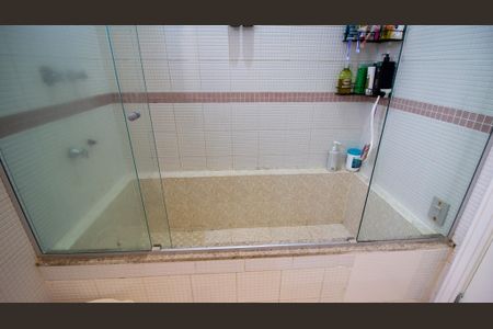 Casa de condomínio para alugar com 235m², 4 quartos e 2 vagasBanheiro da Suíte 1