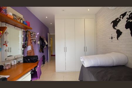 Casa de condomínio para alugar com 235m², 4 quartos e 2 vagasSuíte 2