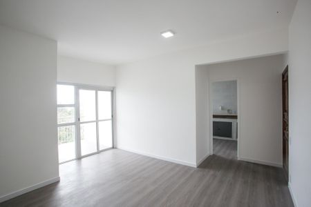 Sala de apartamento para alugar com 2 quartos, 70m² em Pechincha, Rio de Janeiro