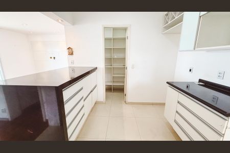 Apartamento à venda com 92m², 3 quartos e 2 vagasCozinha
