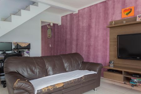 Casa à venda com 200m², 5 quartos e 2 vagas Casa à venda com 200m², 5 quartos e 2 vagasSala