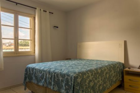 Casa à venda com 200m², 5 quartos e 2 vagas Casa à venda com 200m², 5 quartos e 2 vagasQuarto 1