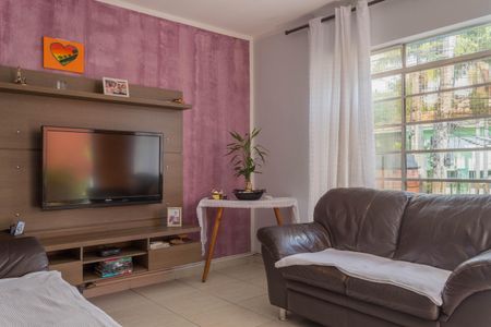 Casa à venda com 200m², 5 quartos e 2 vagas Casa à venda com 200m², 5 quartos e 2 vagasSala