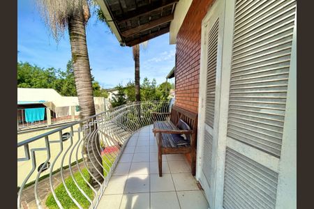 Casa à venda com 253m², 3 quartos e 2 vagasSacada Suíte 