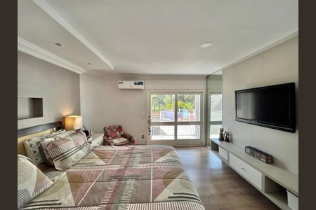 Casa à venda com 253m², 3 quartos e 2 vagasSuíte