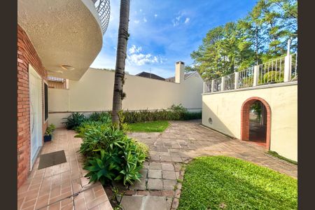 Casa à venda com 253m², 3 quartos e 2 vagaspátio