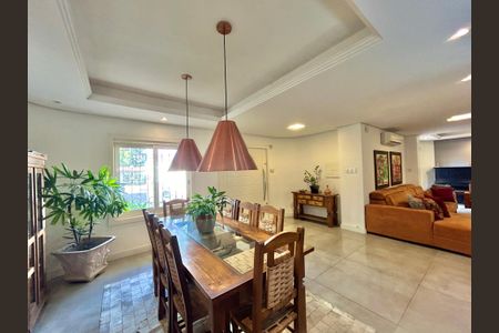 Casa à venda com 253m², 3 quartos e 2 vagasSala de Jantar