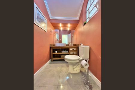 Casa à venda com 253m², 3 quartos e 2 vagasLavabo