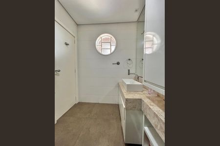 Casa à venda com 253m², 3 quartos e 2 vagasBanheiro Social