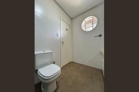 Casa à venda com 253m², 3 quartos e 2 vagasBanheiro Social