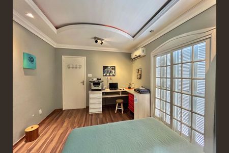 Casa à venda com 253m², 3 quartos e 2 vagasQuarto 1