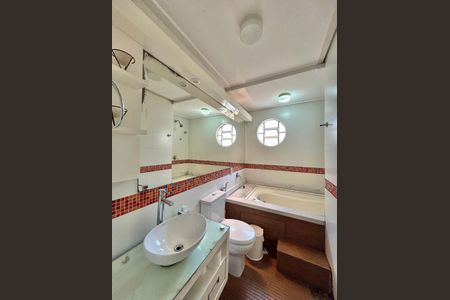 Casa à venda com 253m², 3 quartos e 2 vagasBanheiro Suíte