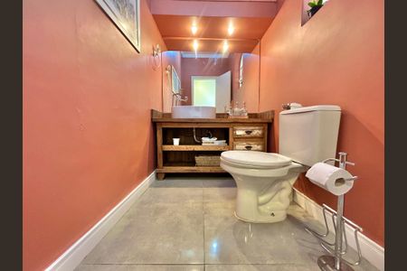 Casa à venda com 253m², 3 quartos e 2 vagasLavabo