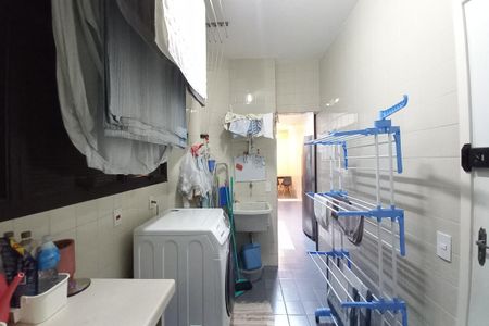 Apartamento à venda com 200m², 3 quartos e 2 vagas Apartamento à venda com 200m², 3 quartos e 2 vagasÁrea de Serviço