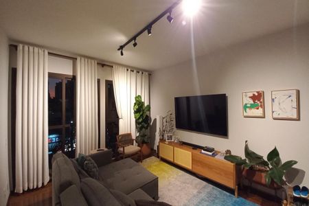 Apartamento à venda com 200m², 3 quartos e 2 vagas Apartamento à venda com 200m², 3 quartos e 2 vagasSala