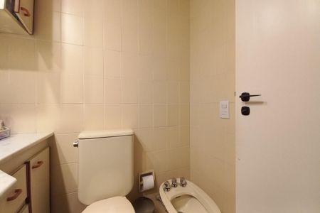 Apartamento à venda com 200m², 3 quartos e 2 vagas Apartamento à venda com 200m², 3 quartos e 2 vagasBanheiro