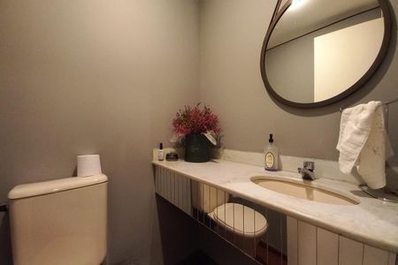 Apartamento à venda com 200m², 3 quartos e 2 vagas Apartamento à venda com 200m², 3 quartos e 2 vagasLavabo