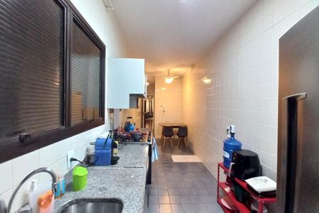 Apartamento à venda com 200m², 3 quartos e 2 vagas Apartamento à venda com 200m², 3 quartos e 2 vagasCozinha